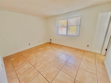 Vacant. all tile , granite countertop, 2 parking spaces - photo 28