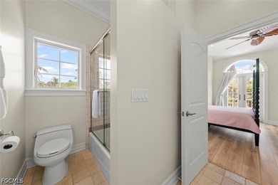Welcome to your private island retreat on Captiva Island, where - photo 32