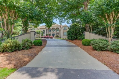 COMPLETELY RENOVATED LUXURY ESTATE / SHOWROOM CONDITION / - photo 1