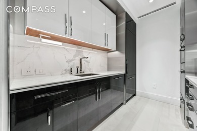 *Experience the height of luxury in Residence 36D, a - photo 5