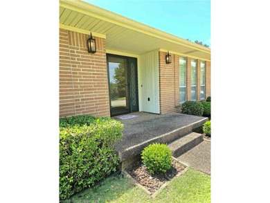 This lovely home has been well cared for and maintained. It has - photo 2