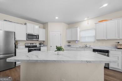Beautiful 4-bedroom, 2.5-bath home overlooking a peaceful pond! - photo 11