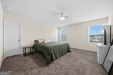 Beautiful 4-bedroom, 2.5-bath home overlooking a peaceful pond! - photo 17