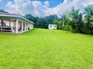 If you are looking for a spacious, comfortable, and welcoming - photo 17