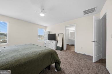 Beautiful 4-bedroom, 2.5-bath home overlooking a peaceful pond! - photo 18
