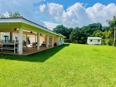 If you are looking for a spacious, comfortable, and welcoming - photo 23