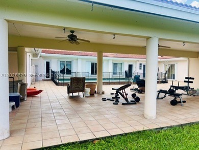 If you are looking for a spacious, comfortable, and welcoming - photo 25