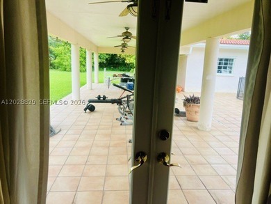 If you are looking for a spacious, comfortable, and welcoming - photo 30
