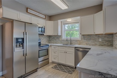 Imagine waking up to spectacular lake views every day in this - photo 2