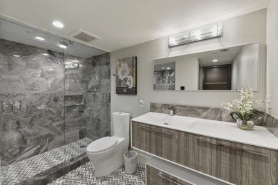 Recently renovated, fully furnished and turnkey 3 bedroom, 2 1/2 - photo 37