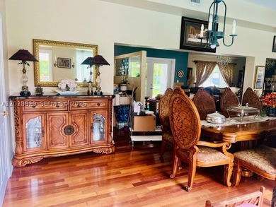 If you are looking for a spacious, comfortable, and welcoming - photo 38