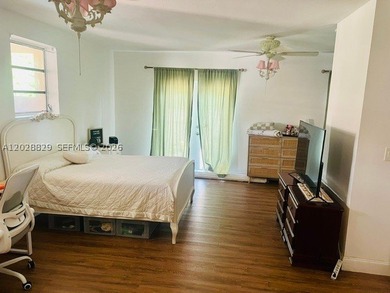 If you are looking for a spacious, comfortable, and welcoming - photo 46