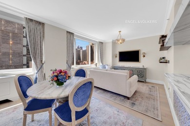 Sunny South-Facing One-Bedroom with City Views

Perched on the - photo 3