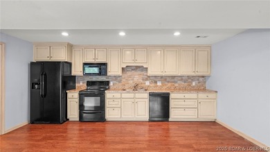 Located at the 3MM of the Big Niangua, this 3-bedroom, 2.5-bath - photo 6