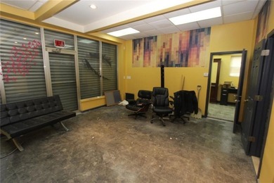 Mixed use property in the heart of Gravesend. 2 stores, 2 - photo 9