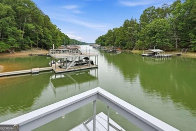 LAKE LANIER LIVING AT ITS FINEST! This beautifully renovated - photo 4