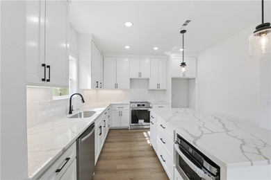 Bright, modern 2,215 sq ft home on Waterside Lane with seasonal - photo 13