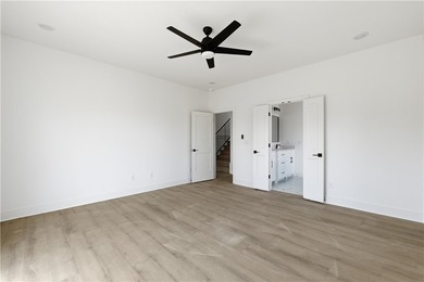 Bright, modern 2,215 sq ft home on Waterside Lane with seasonal - photo 18