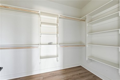 Bright, modern 2,215 sq ft home on Waterside Lane with seasonal - photo 22