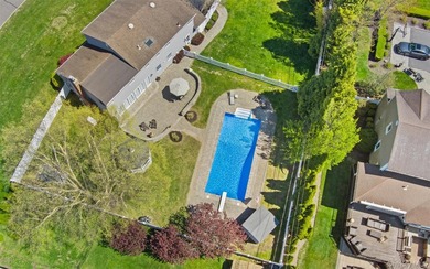 Welcome to 10 Carolee Court - a magnificent Center Hall Colonial - photo 3