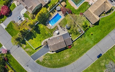 Welcome to 10 Carolee Court - a magnificent Center Hall Colonial - photo 4