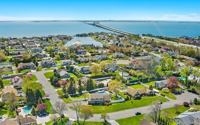 Welcome to 10 Carolee Court - a magnificent Center Hall Colonial - photo 5