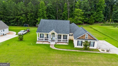 Welcome to Copper Creek, where spacious living and thoughtful - photo 2