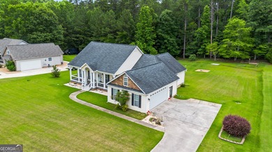 Welcome to Copper Creek, where spacious living and thoughtful - photo 4