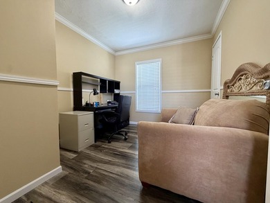 Beautiful 3-bedroom, 2-bath home sits in the popular 55+ - photo 13