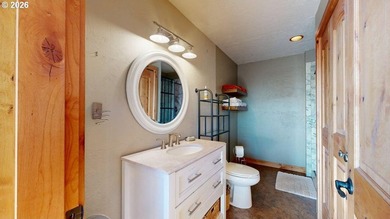 Eclectic style meets original design in this coastal retreat - photo 14
