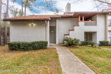Lake Condo For Sale in Jacksonville, Florida