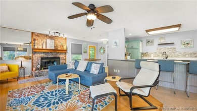 Lakefront living with a gentle walk to the water, deep water - photo 8
