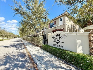 Lake Townhome/Townhouse For Sale in Pompano Beach, Florida
