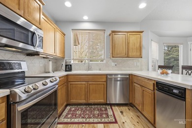 ***This property stands out with rare RV parking COMPLETE WITH - photo 18