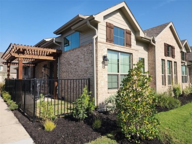Lake Townhome/Townhouse For Sale in Grand Prairie, Texas