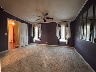 WELCOME HOME! This well-kept 3 bed 2 bath home is move in ready! - photo 34