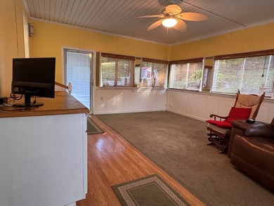 WELCOME HOME! This well-kept 3 bed 2 bath home is move in ready! - photo 38