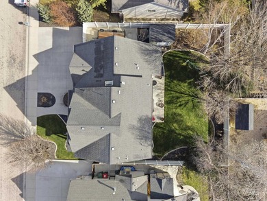 ***This property stands out with rare RV parking COMPLETE WITH - photo 43