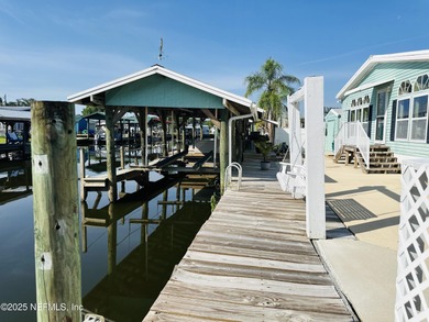 (private lake, pond, creek) Home Sale Pending in Welaka Florida