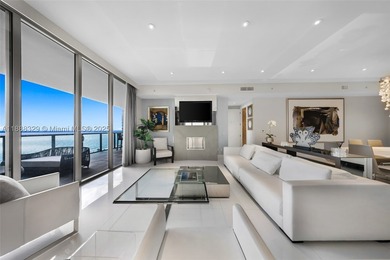 Rarely available oceanfront residence at the most sought-after - photo 1