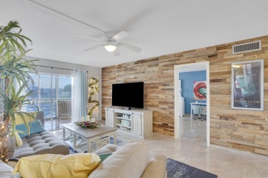 Lake Condo For Sale in Lake Worth, Florida