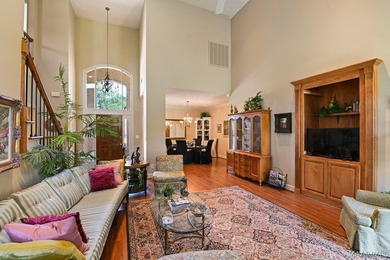 TOWNE LAKE GOLF COURSE BEAUTY! Don't miss this beautifully - photo 6