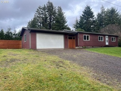 Siltcoos Lake Home For Sale in Florence Oregon