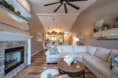This top-floor Lazy Days condo shows like brand new and is being - photo 1
