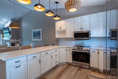 This top-floor Lazy Days condo shows like brand new and is being - photo 7