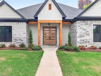 Quality New Construction Home by Robberson Custom Homes! - photo 2