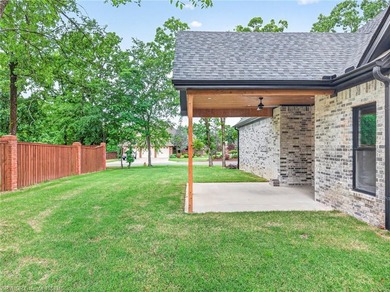 Quality New Construction Home by Robberson Custom Homes! - photo 6