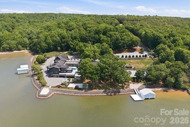 Welcome to a landmark Lake Wylie waterfront estate offering an - photo 3