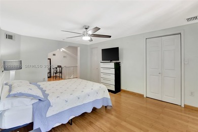 Renovated single-family home, currently operating as a duplex - photo 12