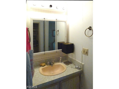 It's a partially furnished, cozy 2 Br house with all appliances - photo 15